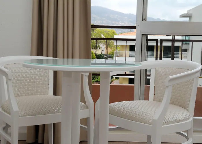 Dorisol Estrelicia Фуншал